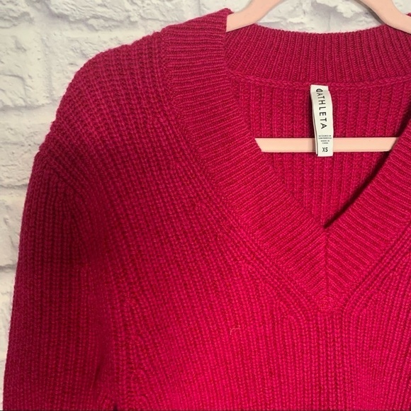 NWT Athleta Shasta Oversized Wool Blend High Low V-Neck Sweater - Picture 12 of 16